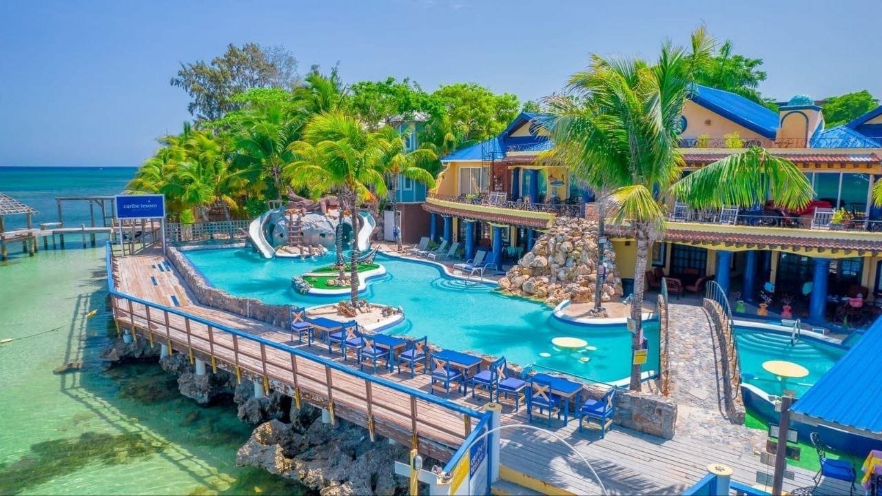 Kimpton Grand Roatán day pass — photo 2 of 6
