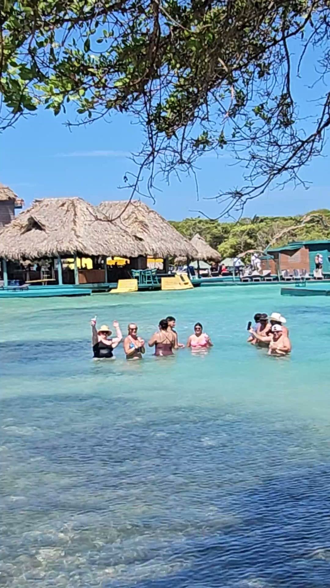 Roatán Insider Signature — Little French Key — photo 2 of 12